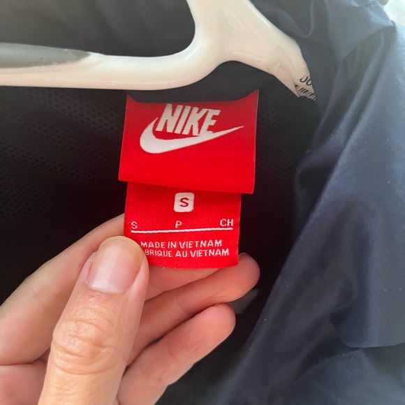 Nike womens running jacket - size S - Picture 4 of 4